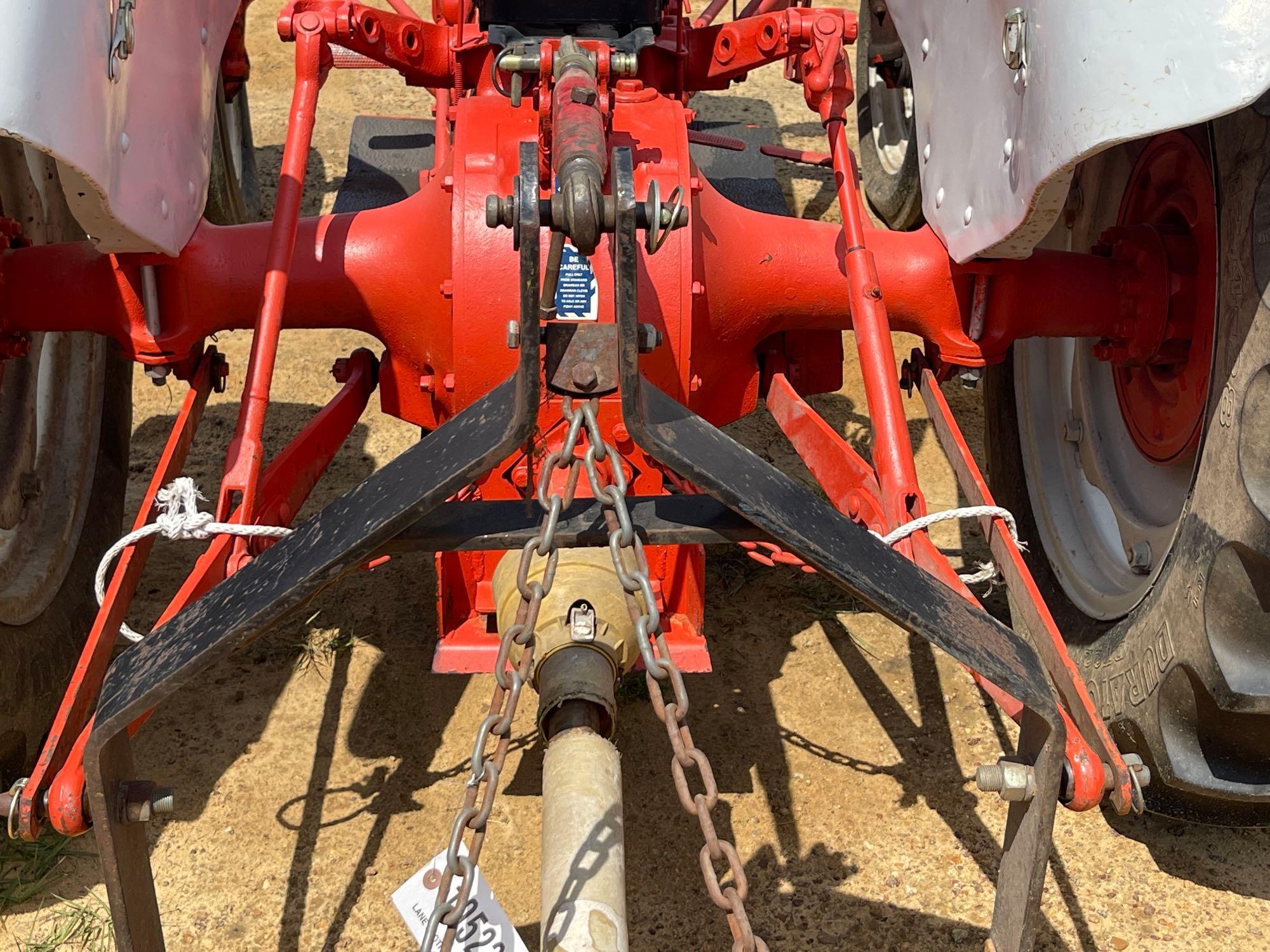 250 - FORD 800 TRACTOR