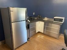 (Lot) Café c/o: Tables Chairs, Household Fridge, (2) Microwaves, Toaster, Keurig, and Trash Can