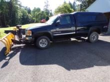 2005 GMC 2500 HD SLE, Single Cab, Auto, Black, 4x4, 8' Bedw/Cap, Has Fisher