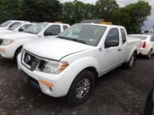 2015 Nissan Frontier SV 4X4, Ext Cab, Hard Fiberglass Toneau Cover, White,,