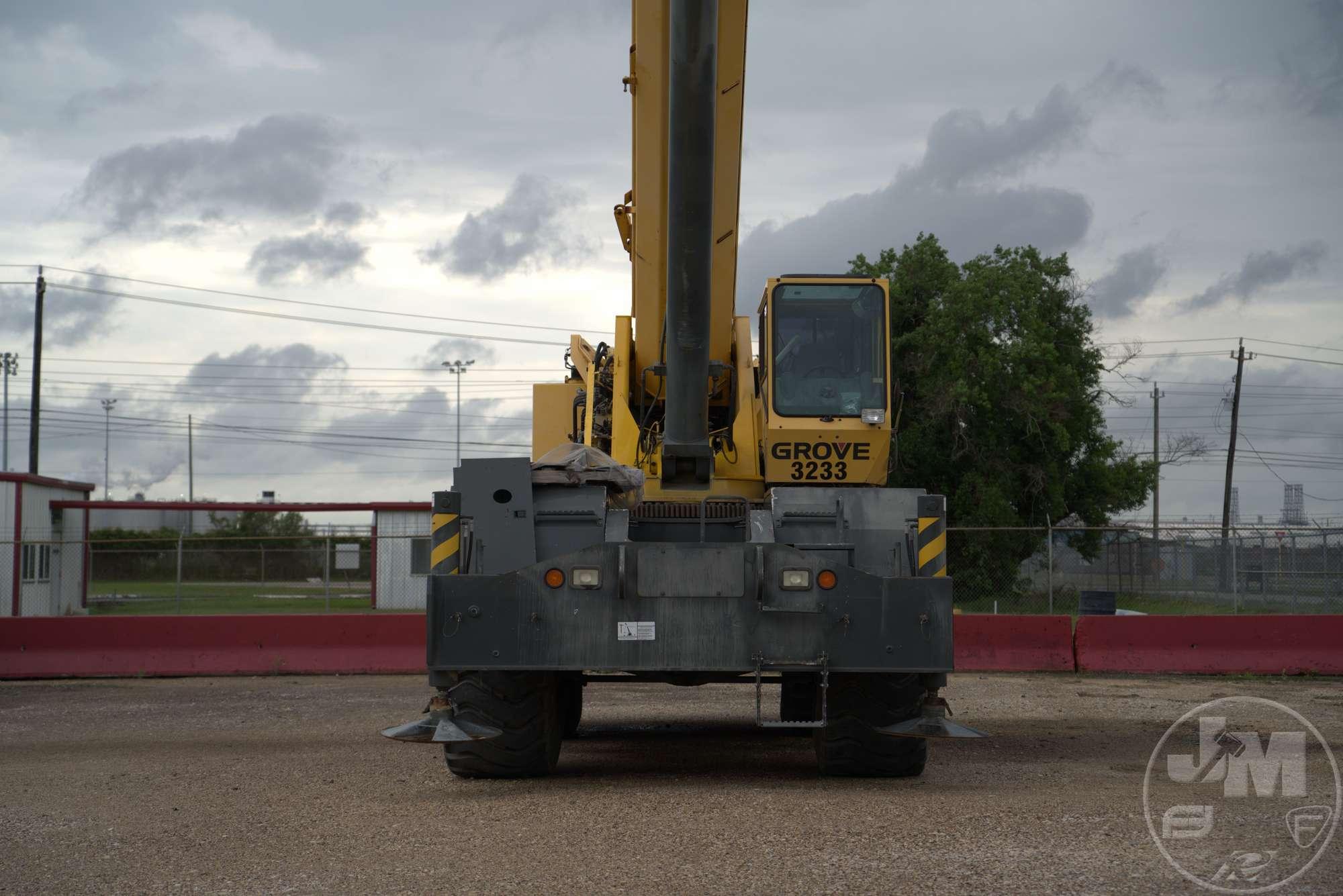 2006 GROVE RT 890E ROUGH TERRAIN CRANE SN: 226238