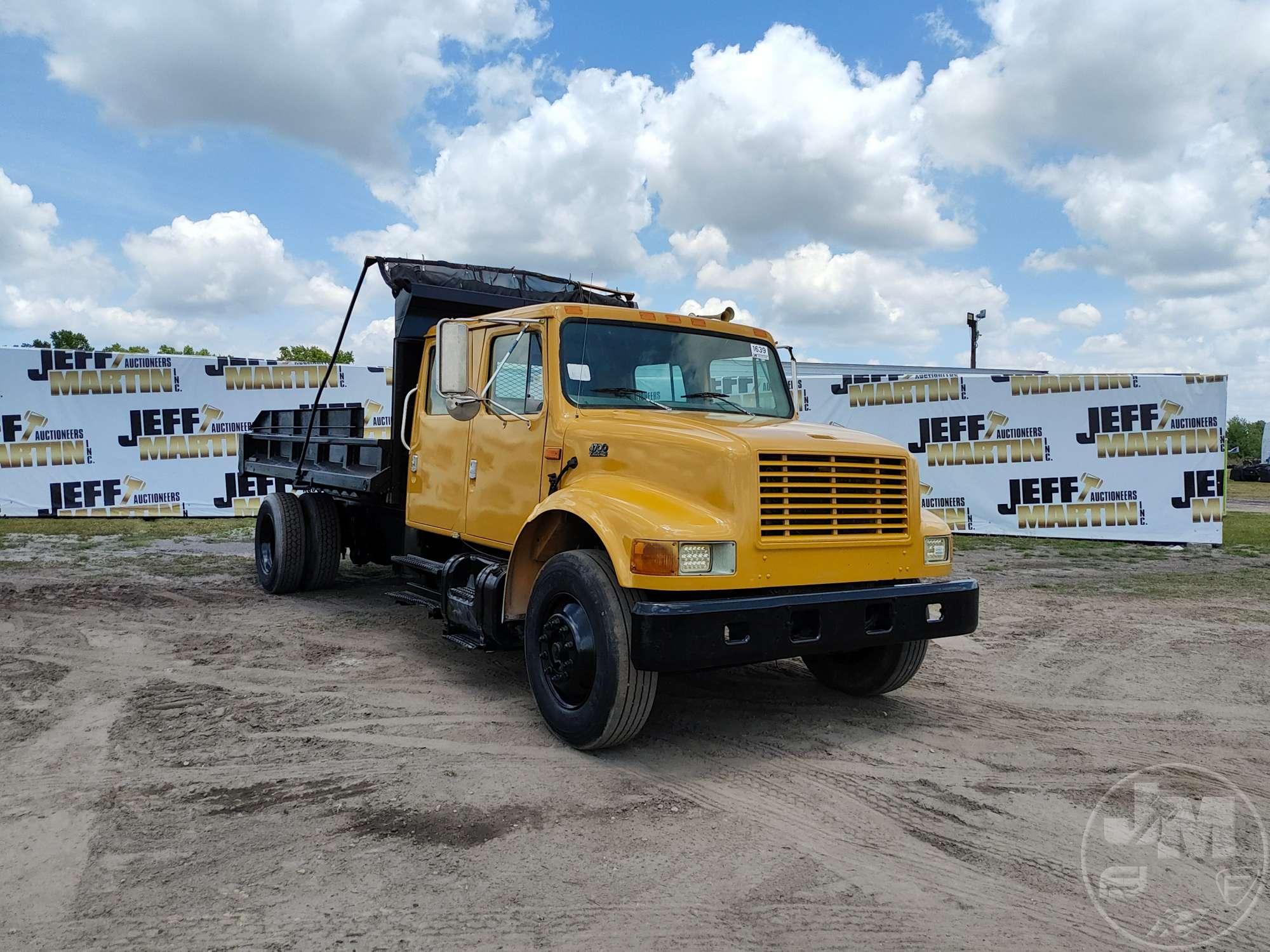 2001 INTERNATIONAL 4700 SINGLE AXLE DUMP TRUCK VIN: 1HTSCABN01H396886