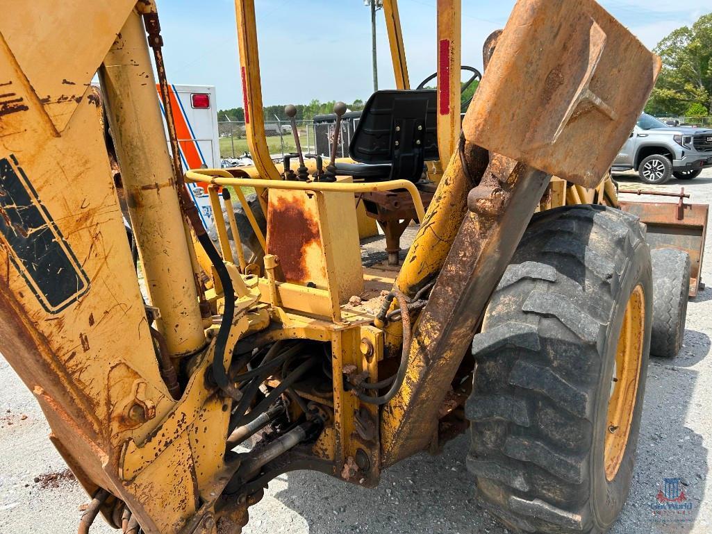 555B FORD BACKHOE LOADER: SER# ILLEGIBLE