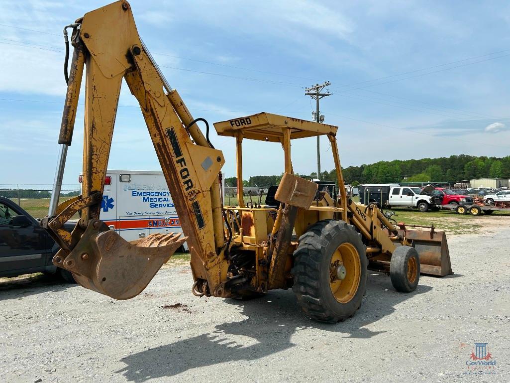 555B FORD BACKHOE LOADER: SER# ILLEGIBLE