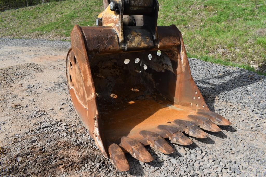 2016 John Deere 470G LC Excavator