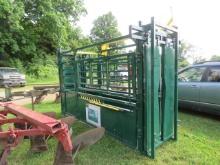 NEW STEELMAN 11FT CATTLE SQUEEZE CHUTE