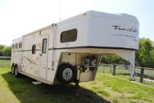 2008 TrailsWest Gooseneck 3-Horse Slant Steel Trailer with Living Quarters. Total length is 32'. Liv