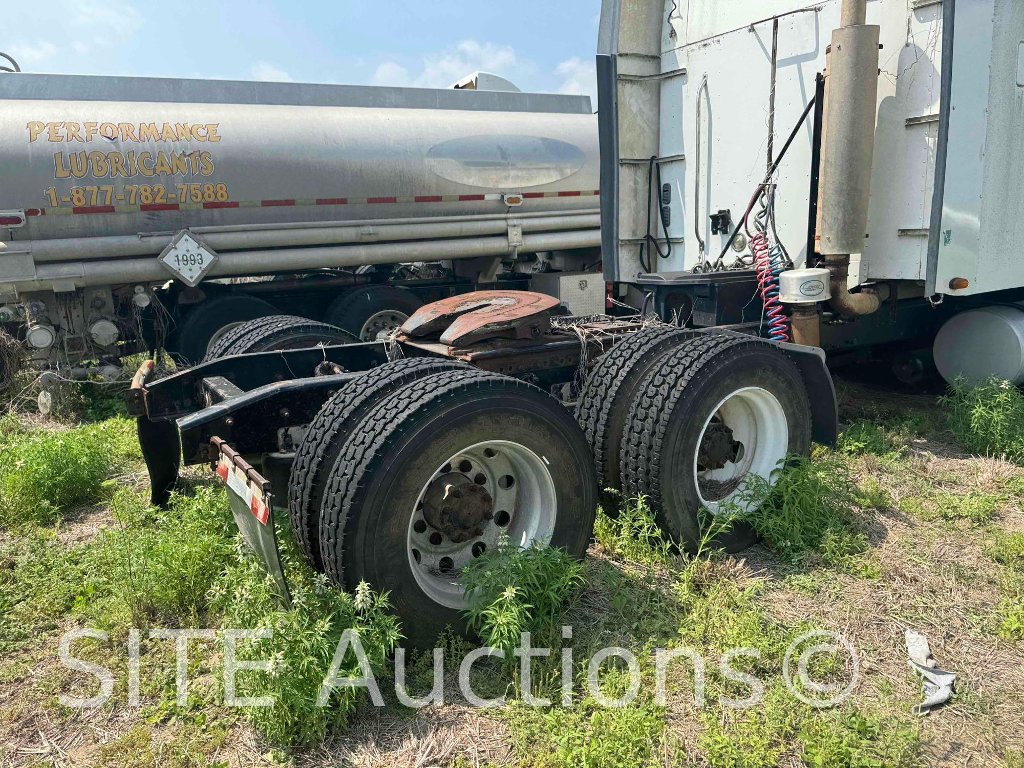 Freightliner T/A Sleeper Truck Tractor