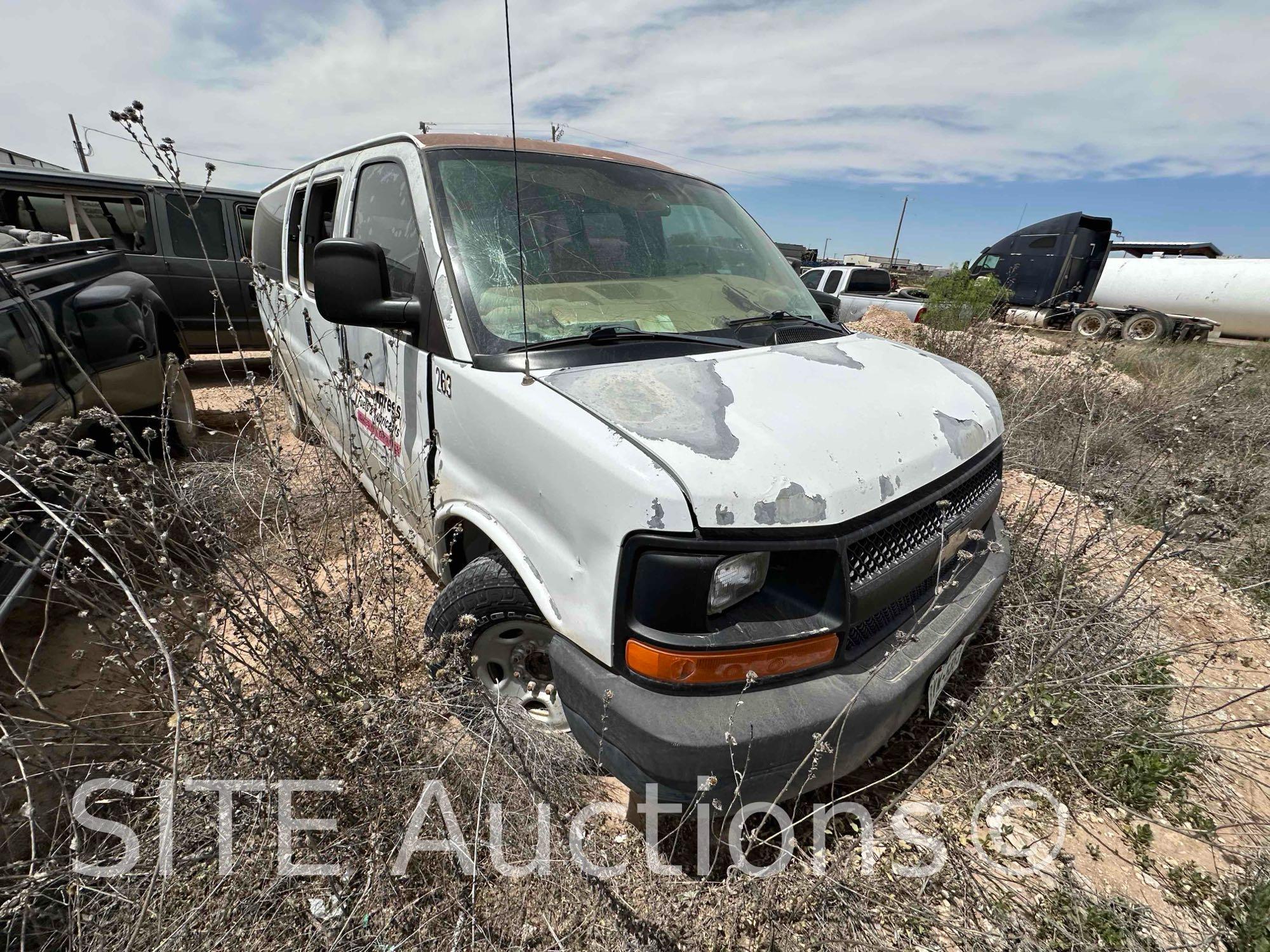 2004 Chevrolet G3500 Express Van