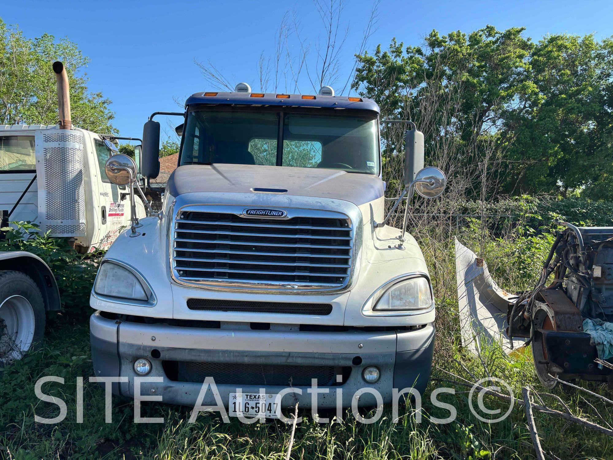 2011 Freightliner Columbia T/A Daycab Truck Tractor