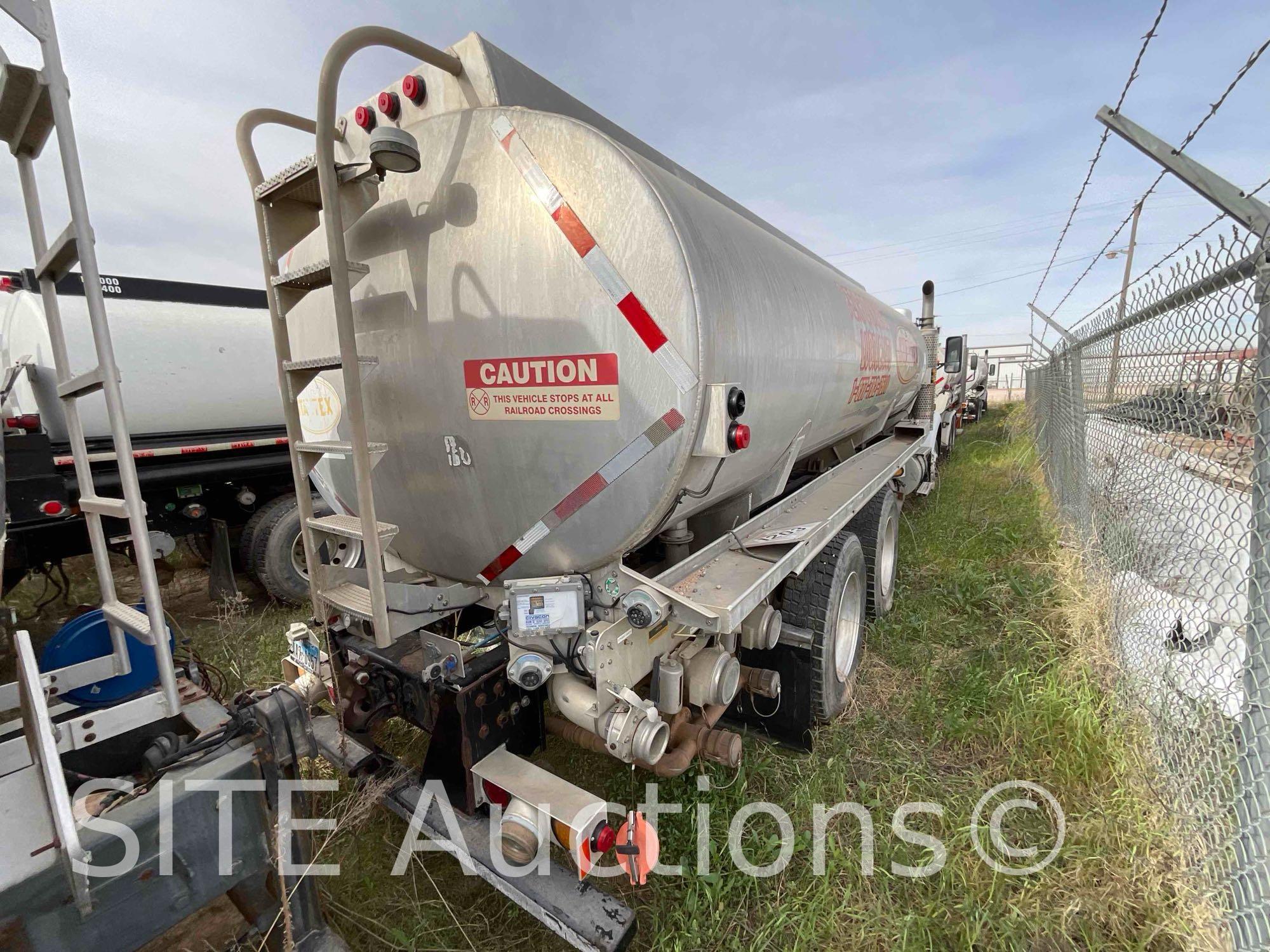 2004 Kenworth T800 T/A Fuel Truck