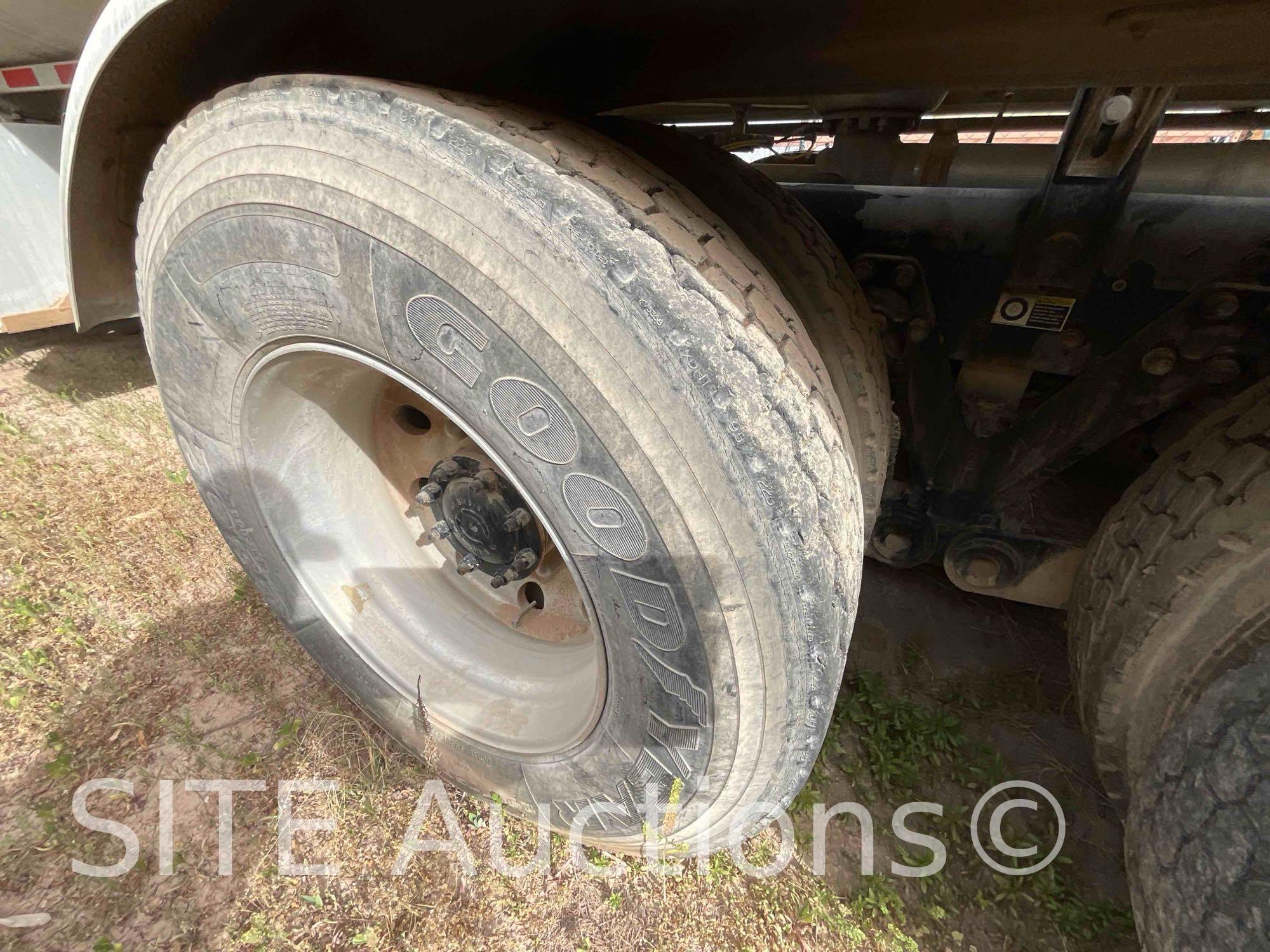 2004 Kenworth T800 T/A Fuel Truck