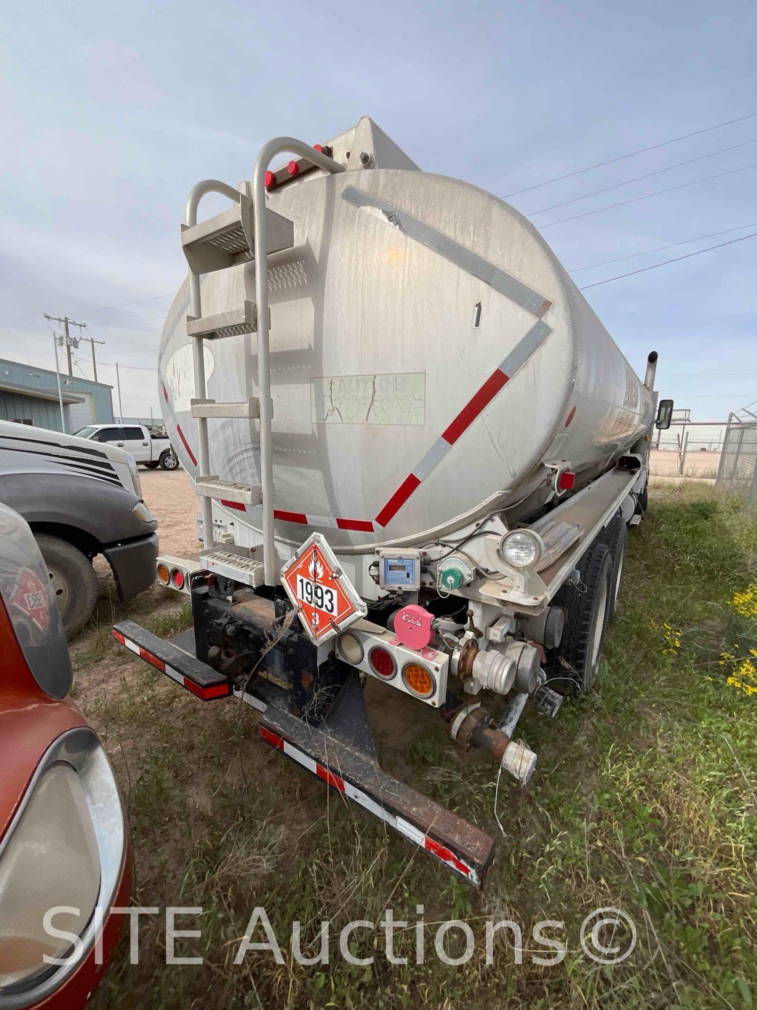 2003 Kenworth T800 T/A Fuel Truck