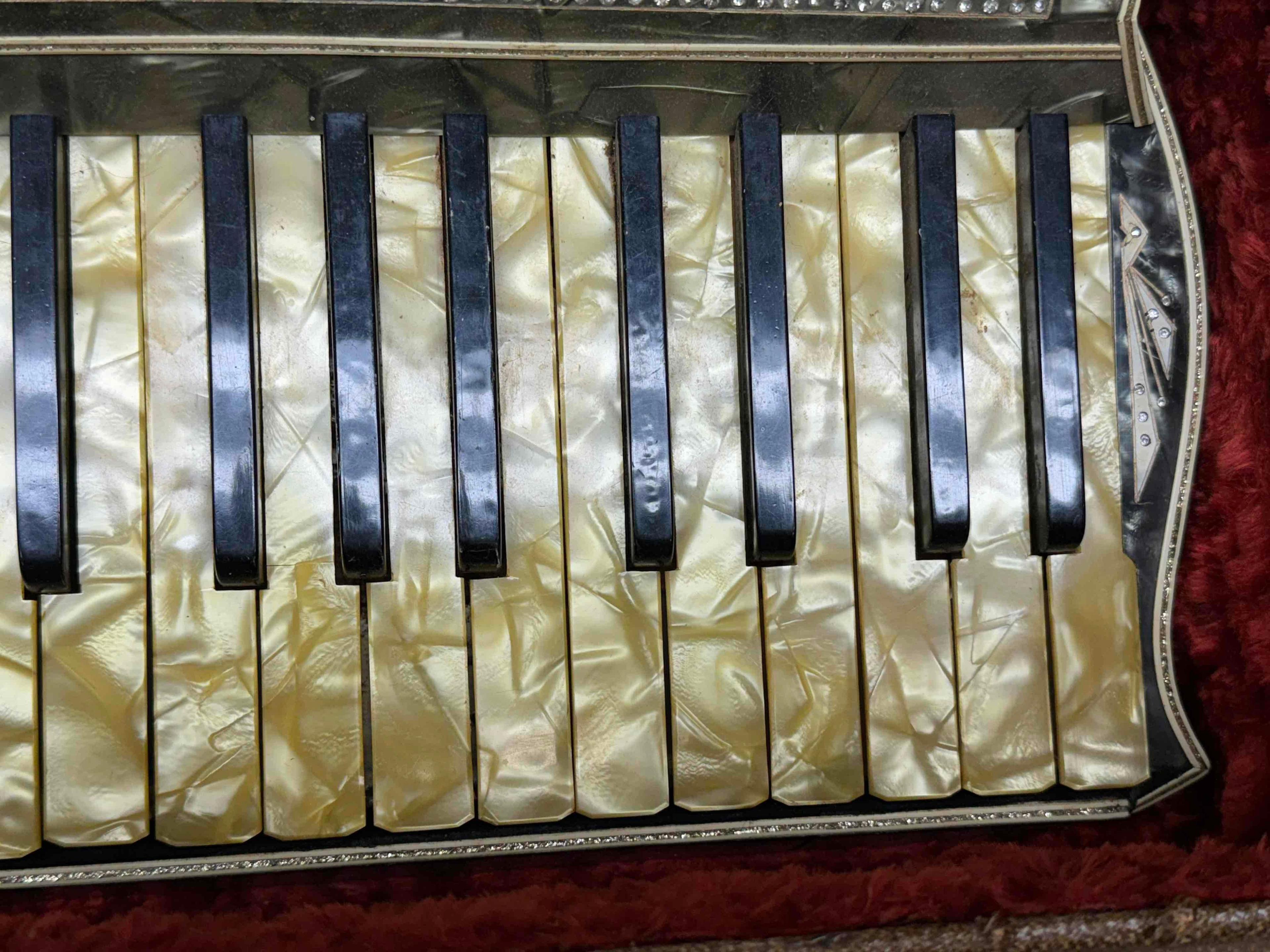 Settimio Soprani Cardinal 120 Bass Italian Piano Accordion