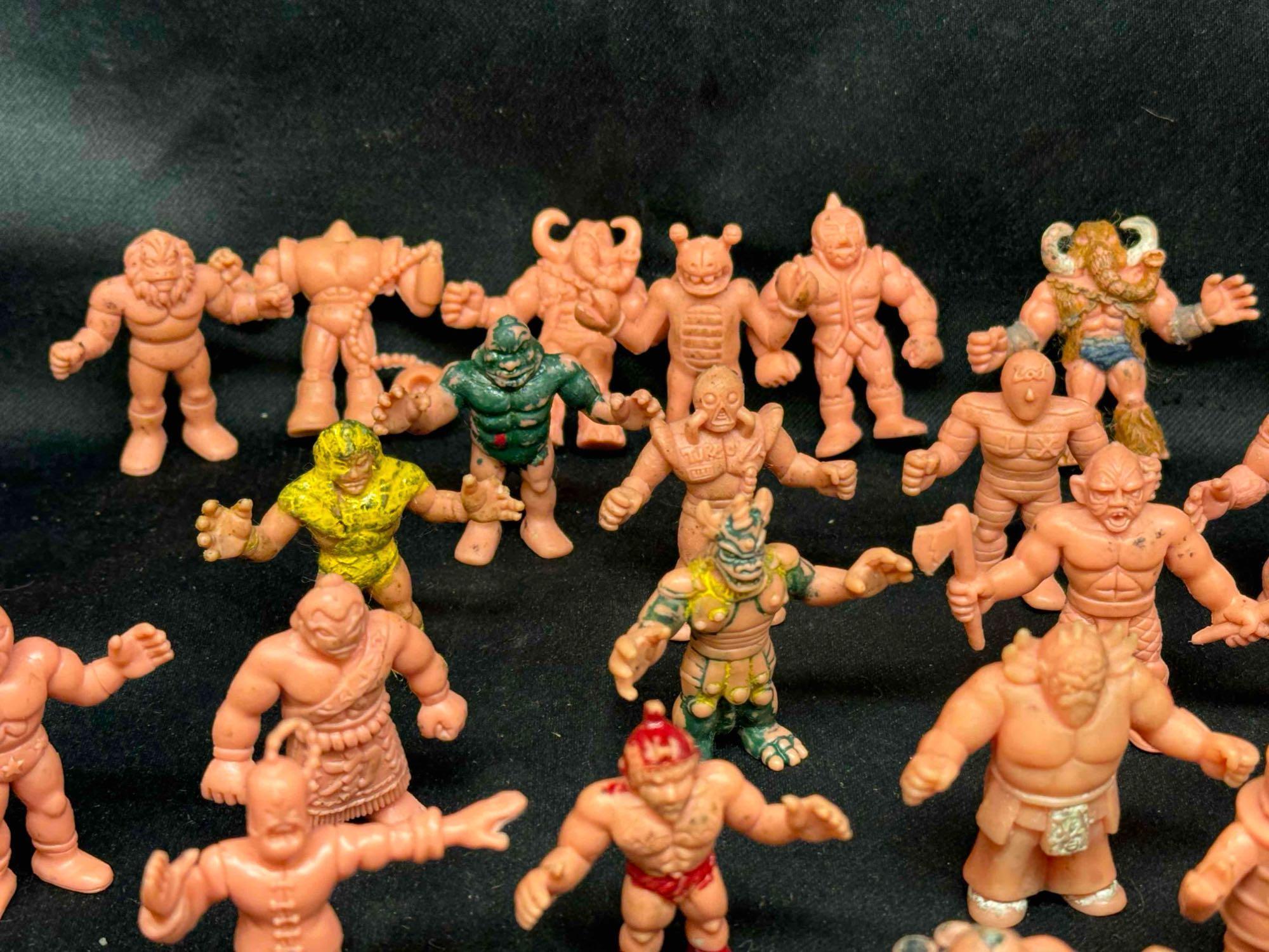 Over 90 1980s Vintage Mattel M.U.S.C.L.E. Muscle figures Kinnikuman little pink men anime
