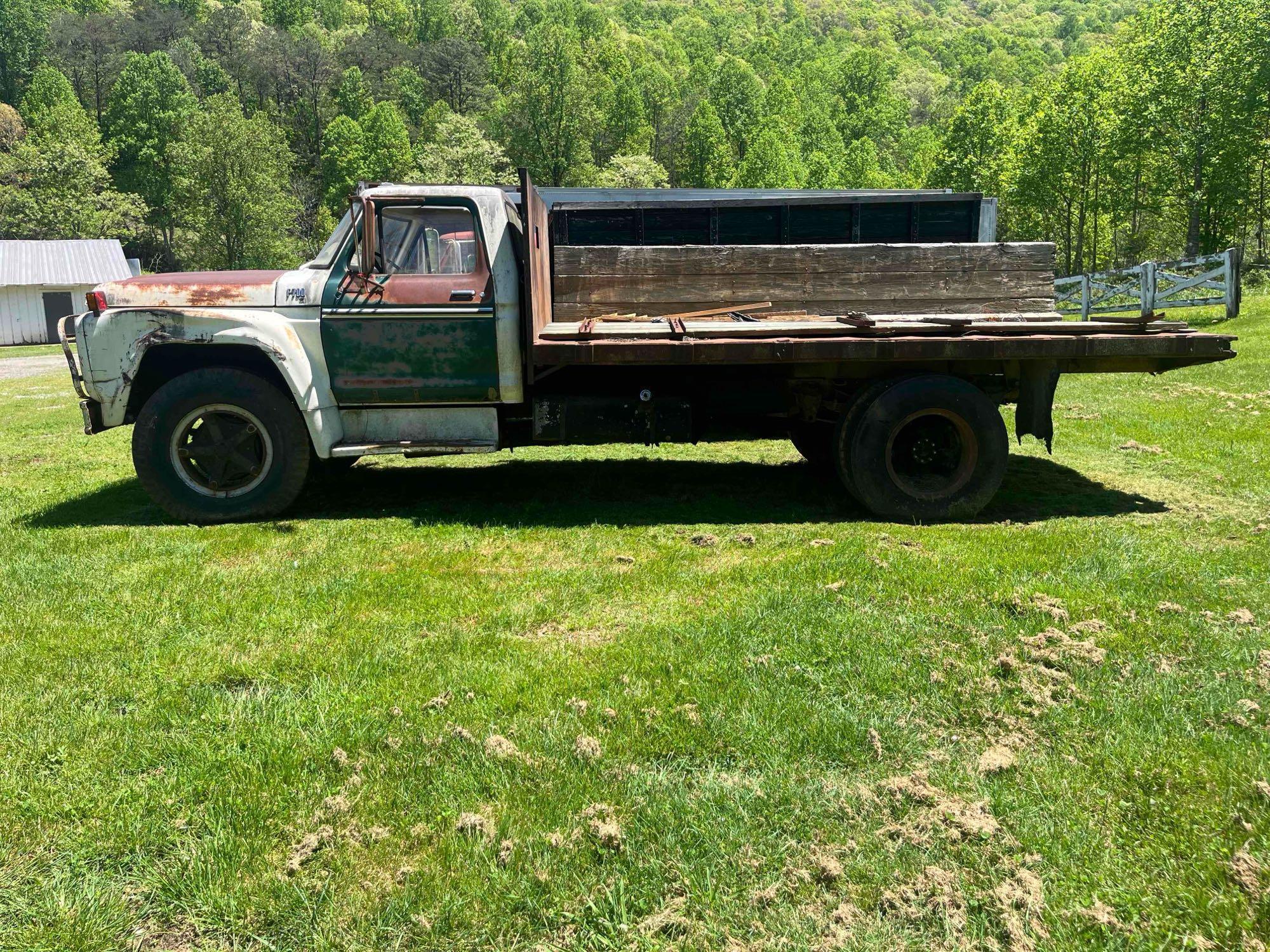 1979 Ford F700 Flat Bed