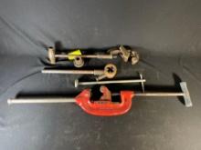 (2) Rigid pipe cutters & (1) ratcheting Toledo thread chaser -see photo's-