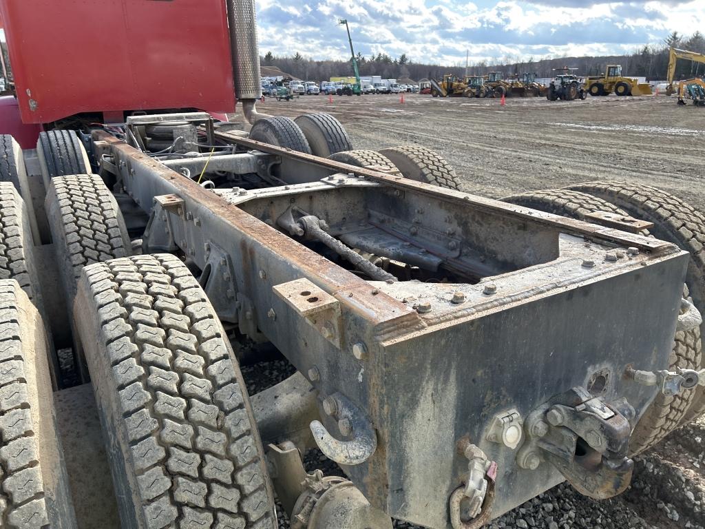 2000 Peterbilt Tri-axle Day Cab Semi