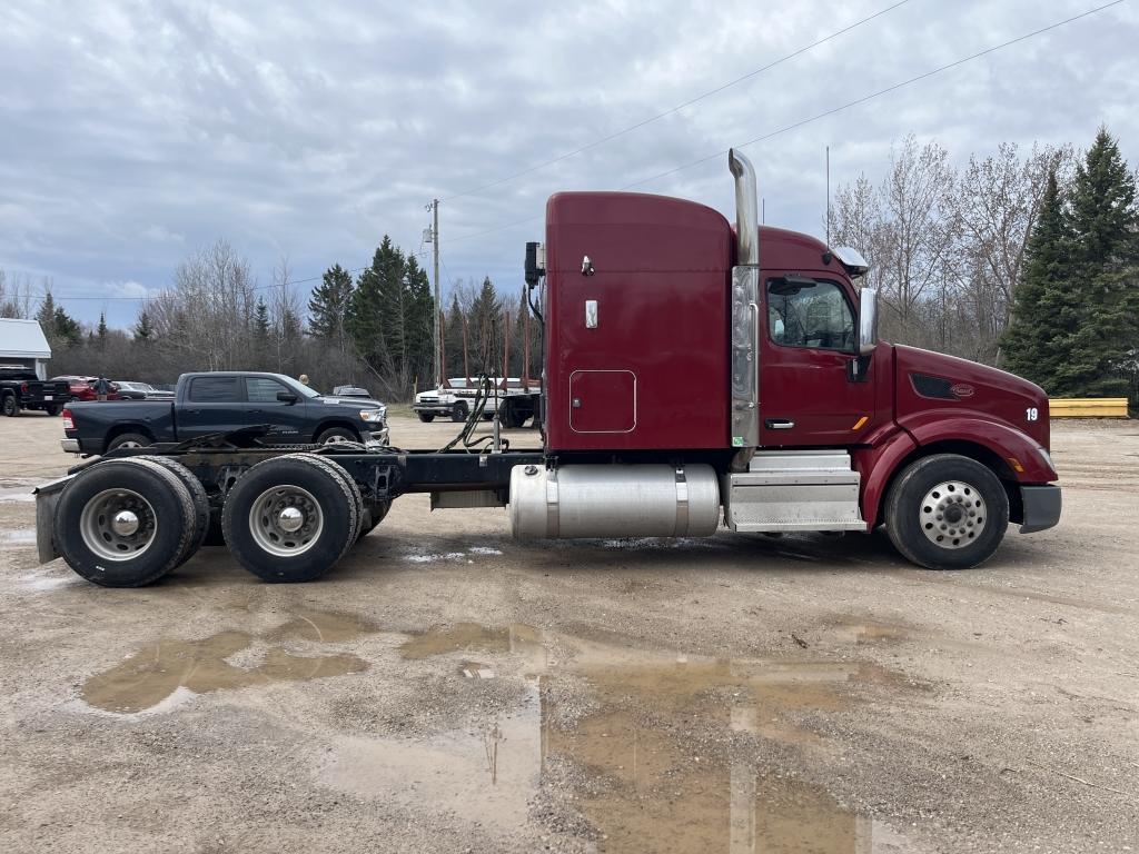 2019 Peterbilt 579 Sleeper Tractor