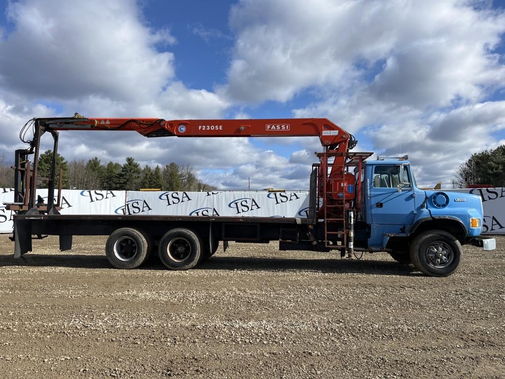 1995 Ford L9000 Boom Truck