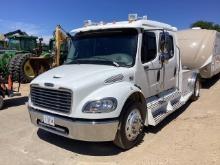2005 Freightliner Business Class M2 Toy Hauler
