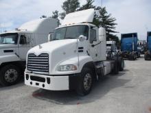 2015 MACK CXU613 Pinnacle Conventional, Non-Runner