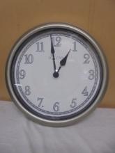 Beautiful Bulova Quartz Round Wall Clock