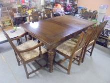 Beautiful Antique Oak Dining Table w/ Pop-Up Center Leaf & 6 Matching Chairs