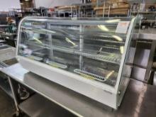 Like New - Avantco 48 in. Curved Glass Refrigerated Countertop Display Case