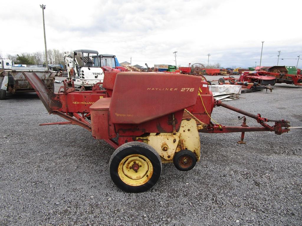 NEW HOLLAND 276 SQ BALER