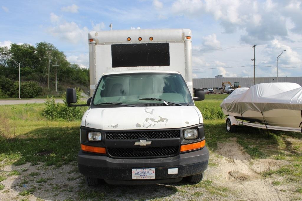 2009 Chevrolet Box Truck