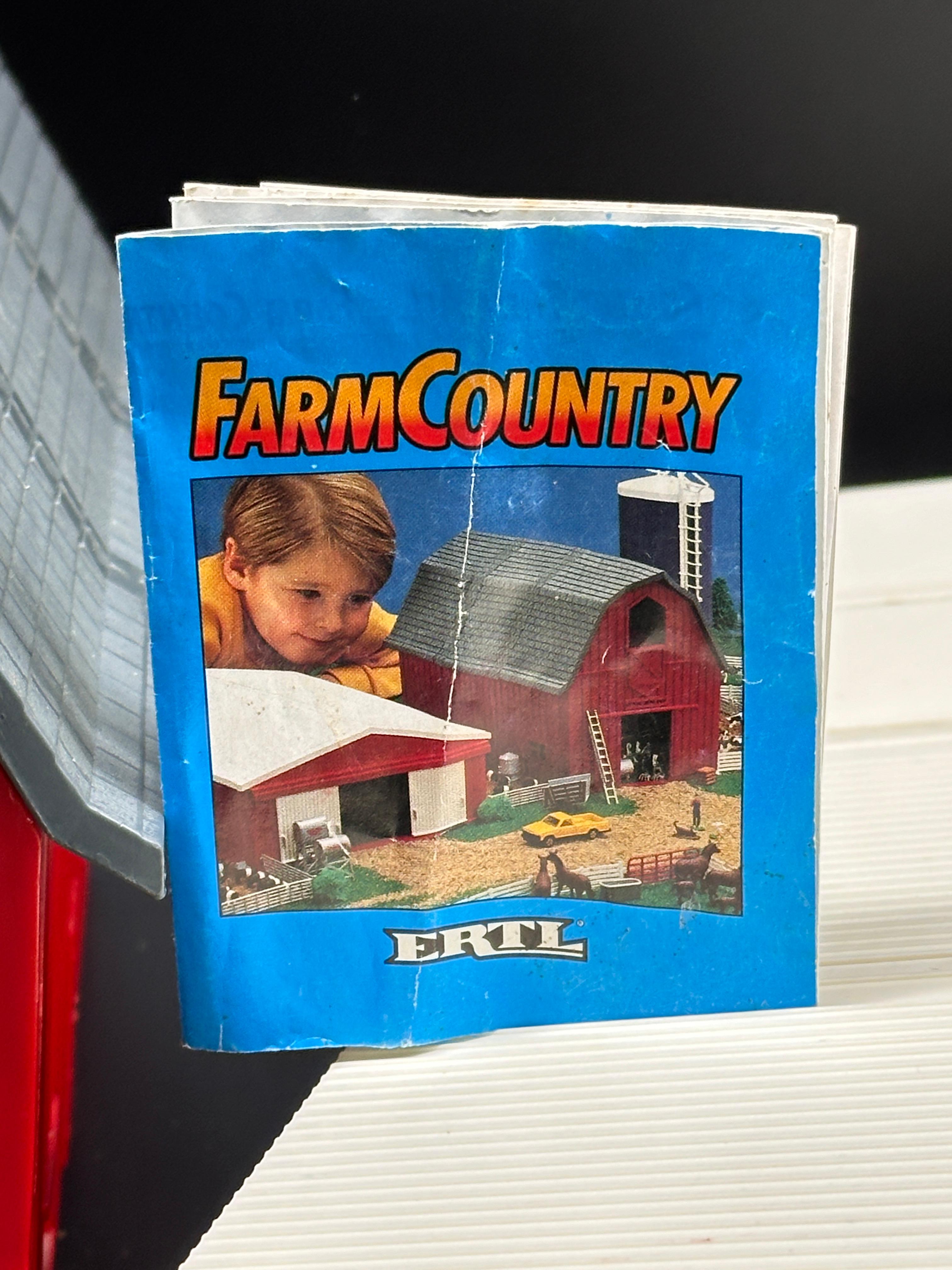 ERTL Farm Country Set