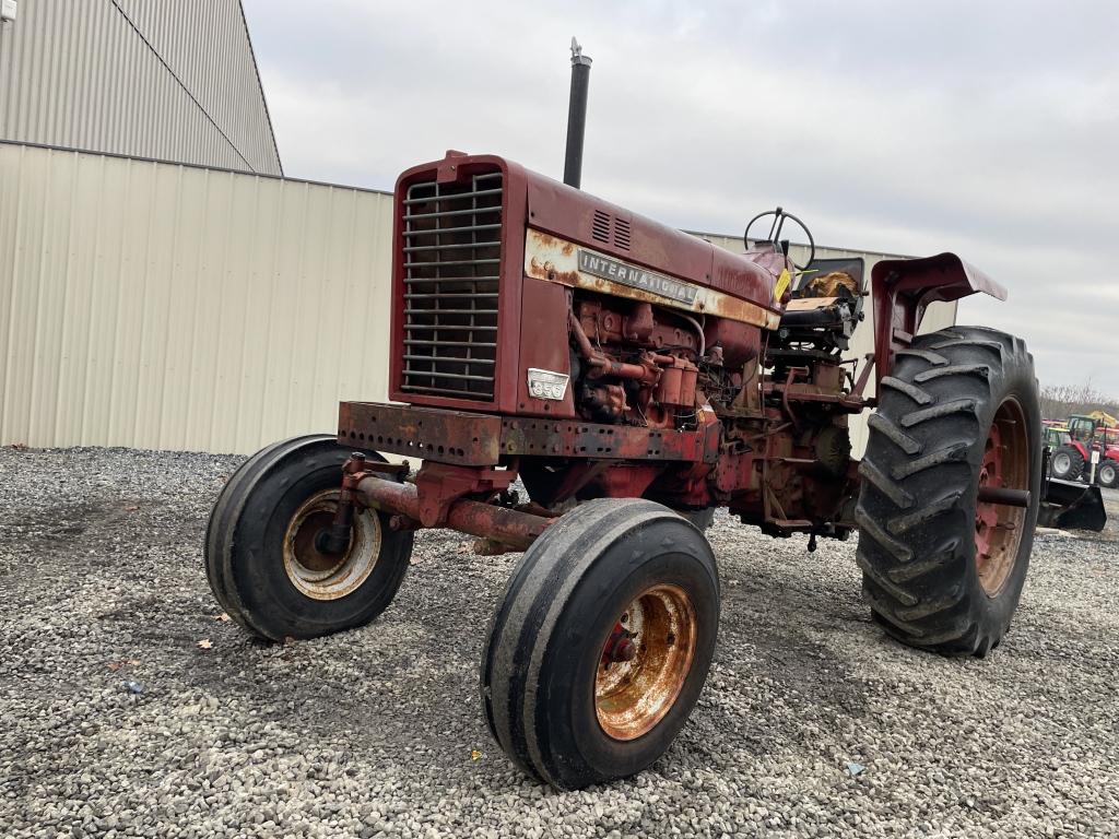 International Farmall 856 Tractor