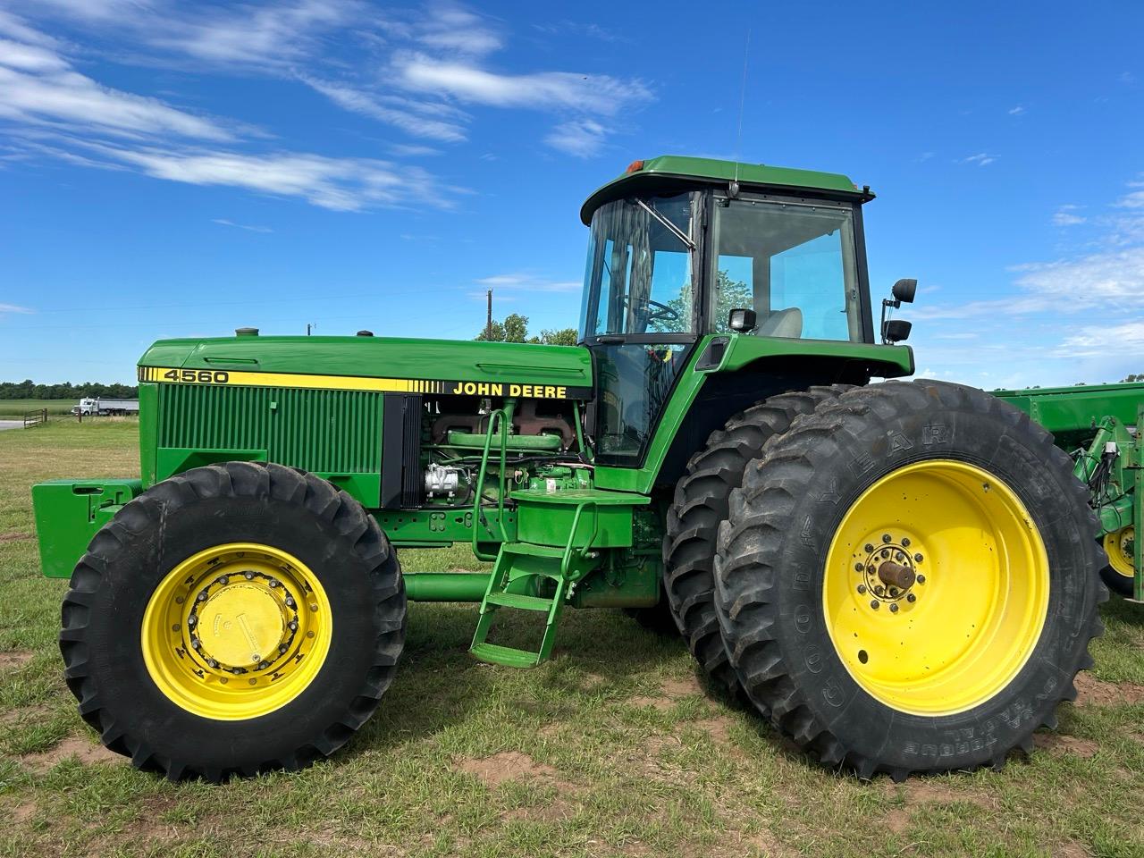 1992 John Deere 4560