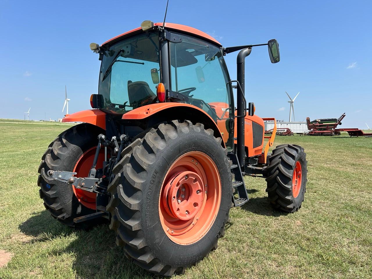 Kubota M126GX