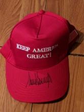 Donald Trump Autographed cap with coa "make america great again"