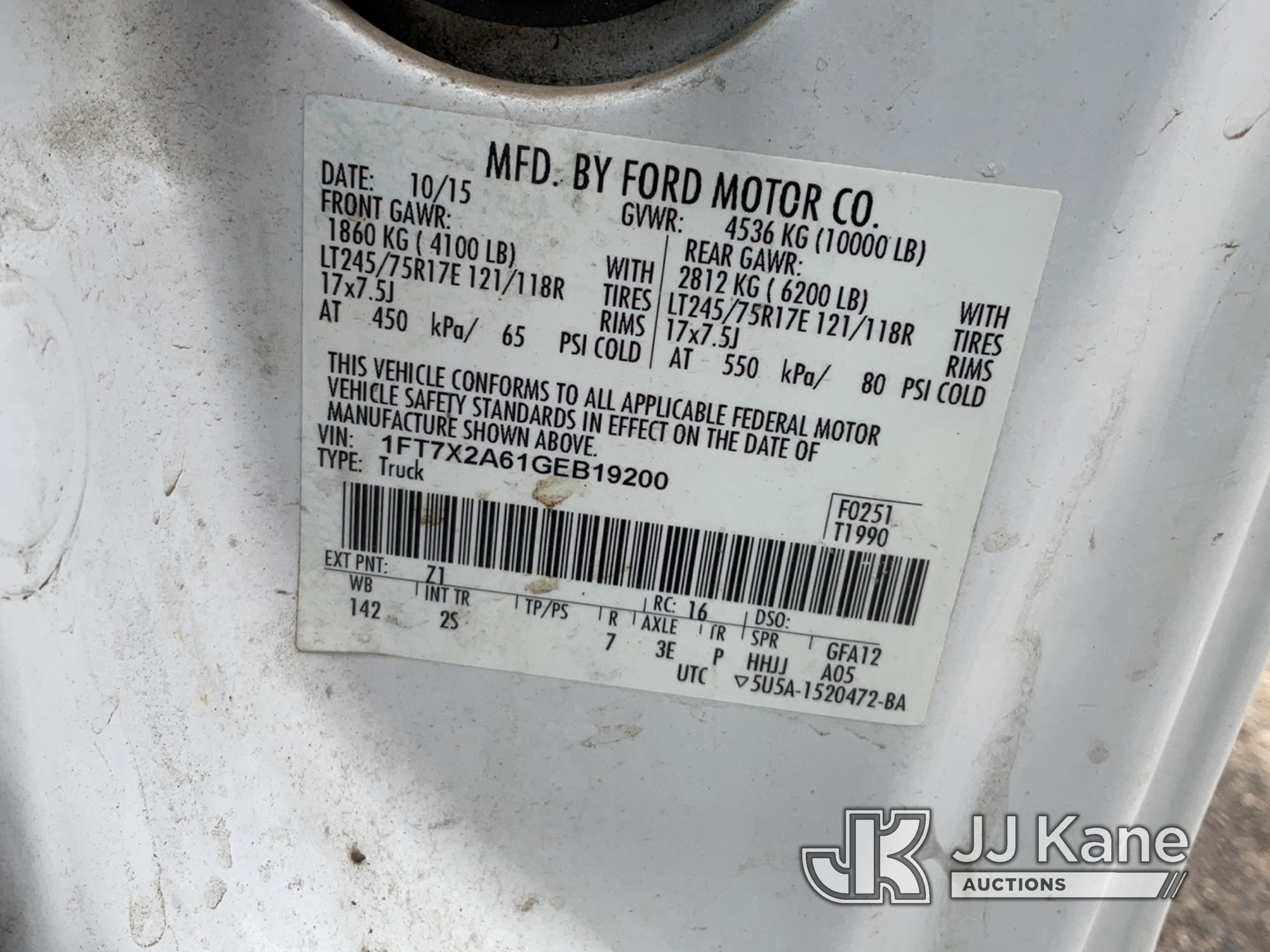 (Duluth, MN) 2016 Ford F250 Extended-Cab Pickup Truck Runs & Moves) (Seller States Drivable But Not