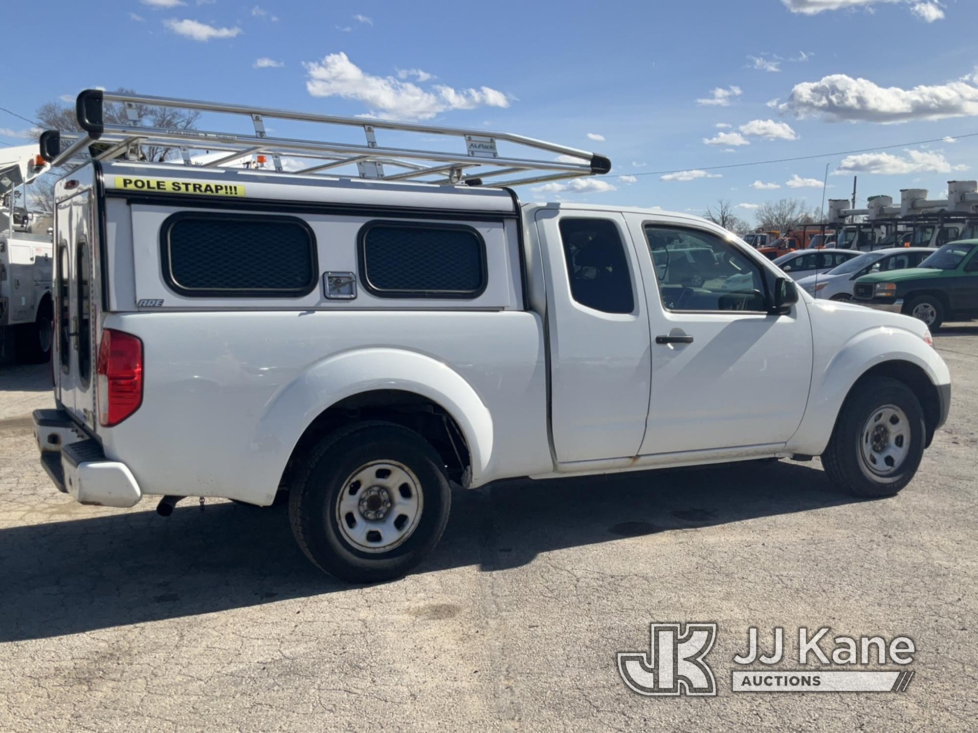 (South Beloit, IL) 2017 Nissan Frontier Extended-Cab Pickup Truck Runs, Moves, Paint Damage