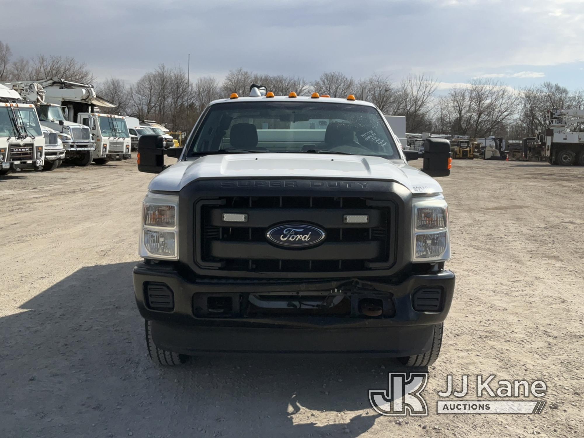 (Des Moines, IA) 2013 Ford F350 4x4 Extended-Cab Service Truck Runs & Moves) (Idles Rough, Check Eng