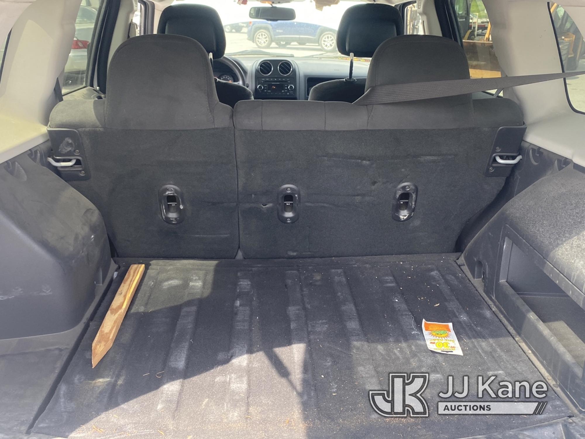 (Chester Springs, PA) 2016 Jeep Patriot 4x4 4-Door Sport Utility Vehicle Runs & Moves) (Only Runs On