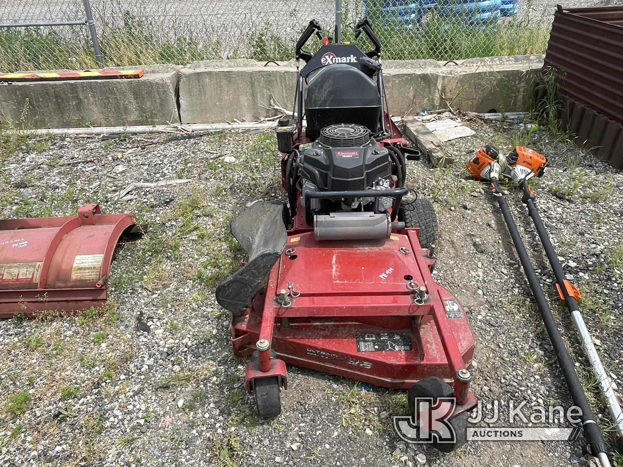 (Plymouth Meeting, PA) 2017 ExMark 36 in. Walk behind mower (Runs) NOTE: This unit is being sold AS