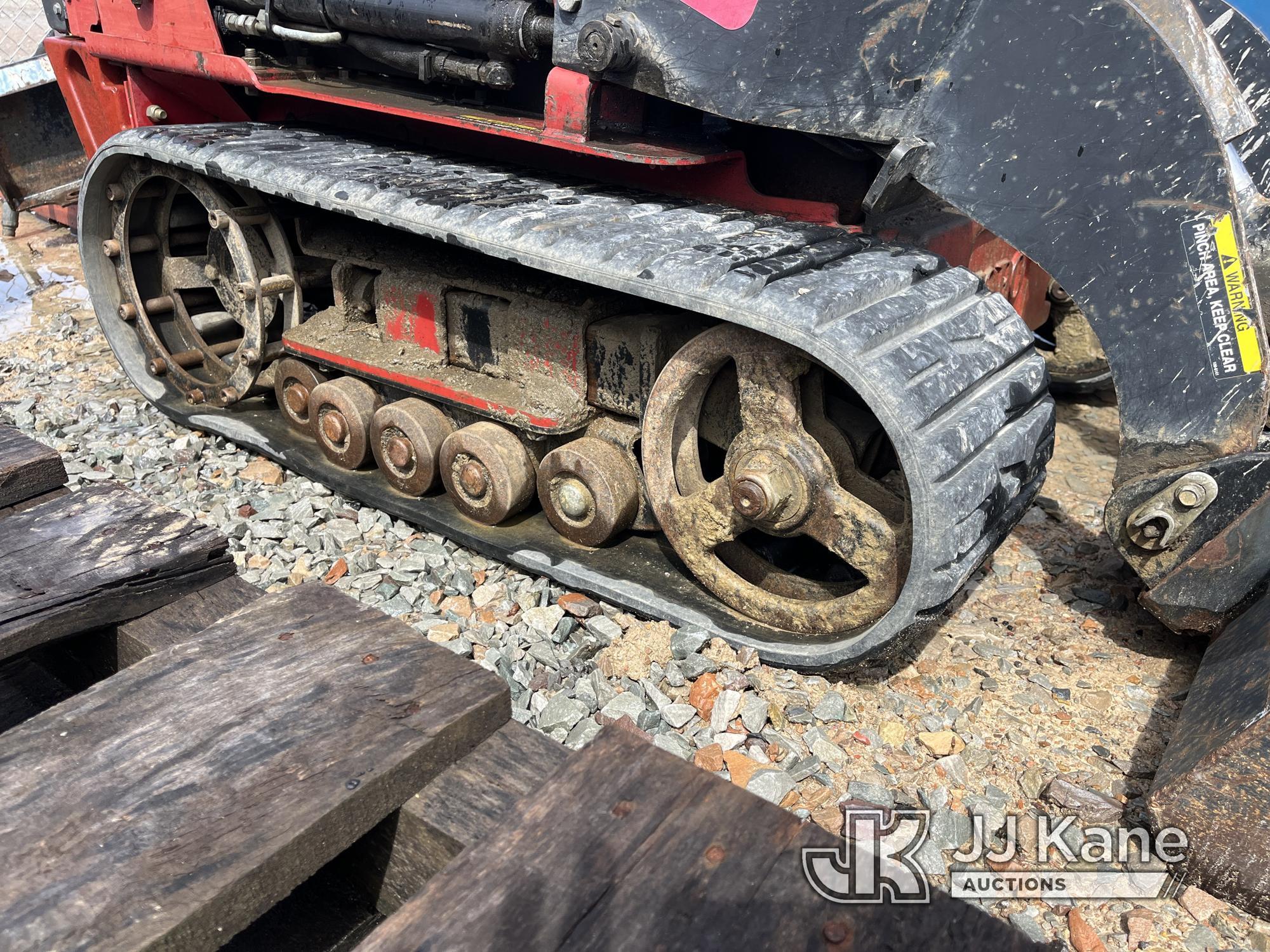 (Smock, PA) Toro Dingo TX-425 Walk-Behind Crawler Skid Steer Loader Runs, Moves & Operates