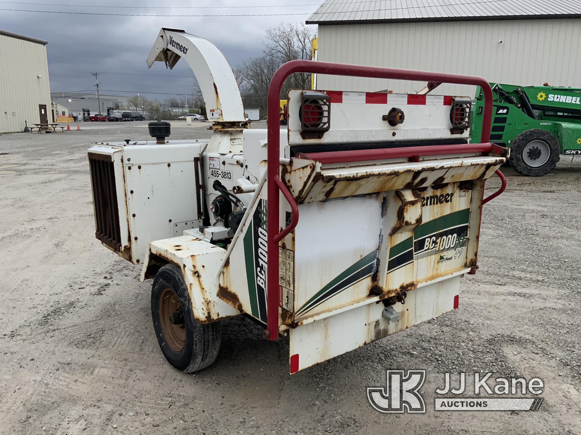 (Fort Wayne, IN) 2013 Vermeer BC1000XL Chipper (12in Drum), trailer mtd. NO TITLE) (Runs & Operates