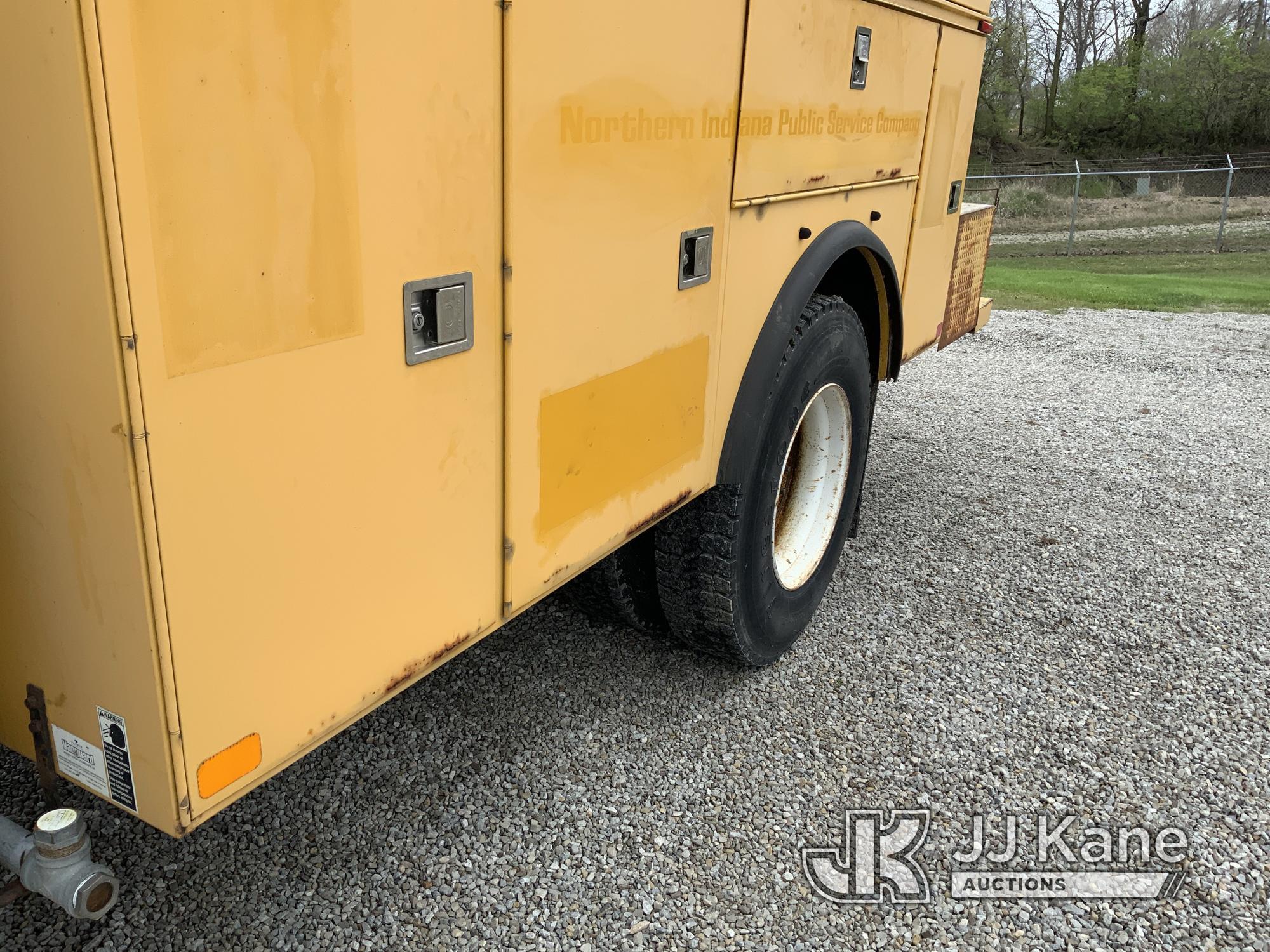 (Fort Wayne, IN) 2009 Freightliner M2 106 Enclosed Utility Truck Runs & Moves) (Back Door Will Not O