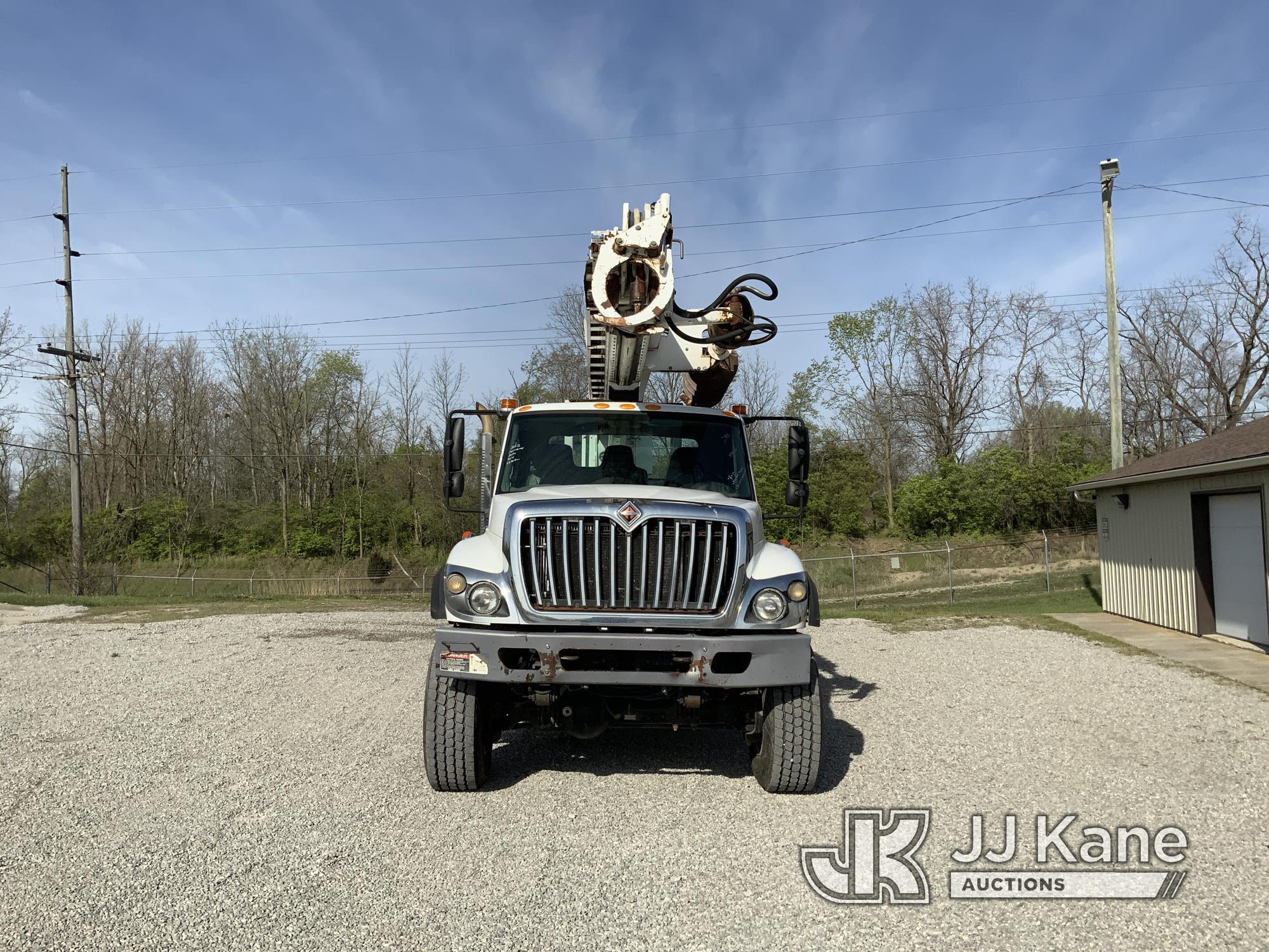 (Fort Wayne, IN) Altec D4065A-TR, Digger Derrick rear mounted on 2012 International 7400 T/A Utility