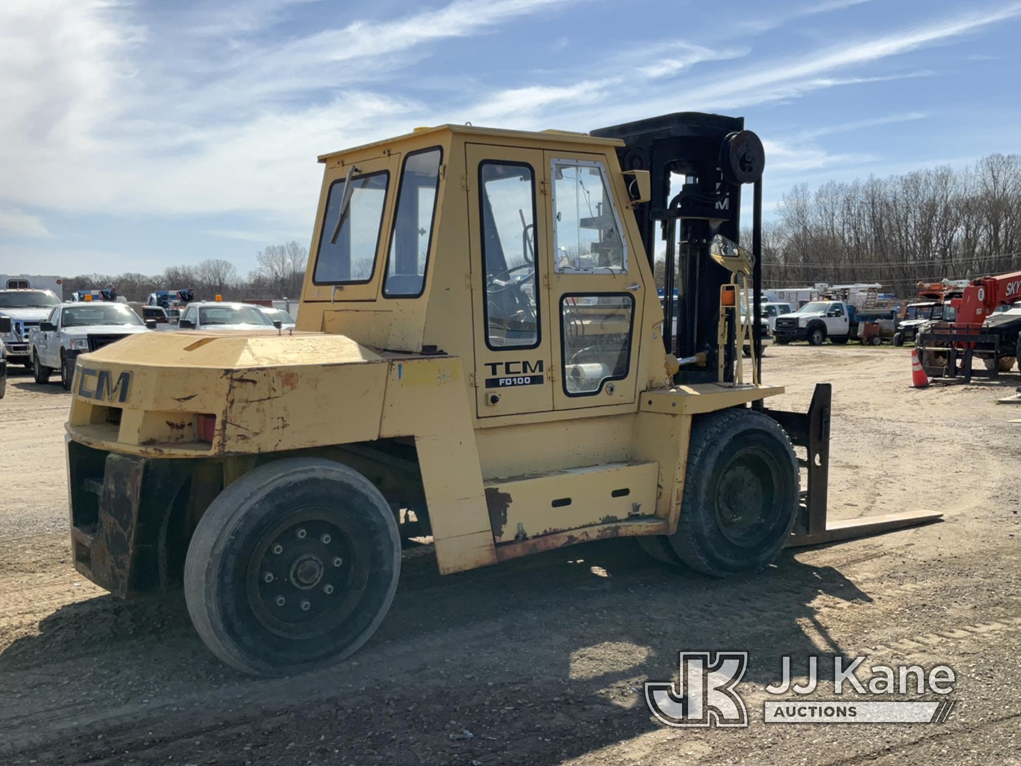 (Charlotte, MI) 1989 TCM FD100Z Rubber Tired Forklift Runs, Moves, Operates