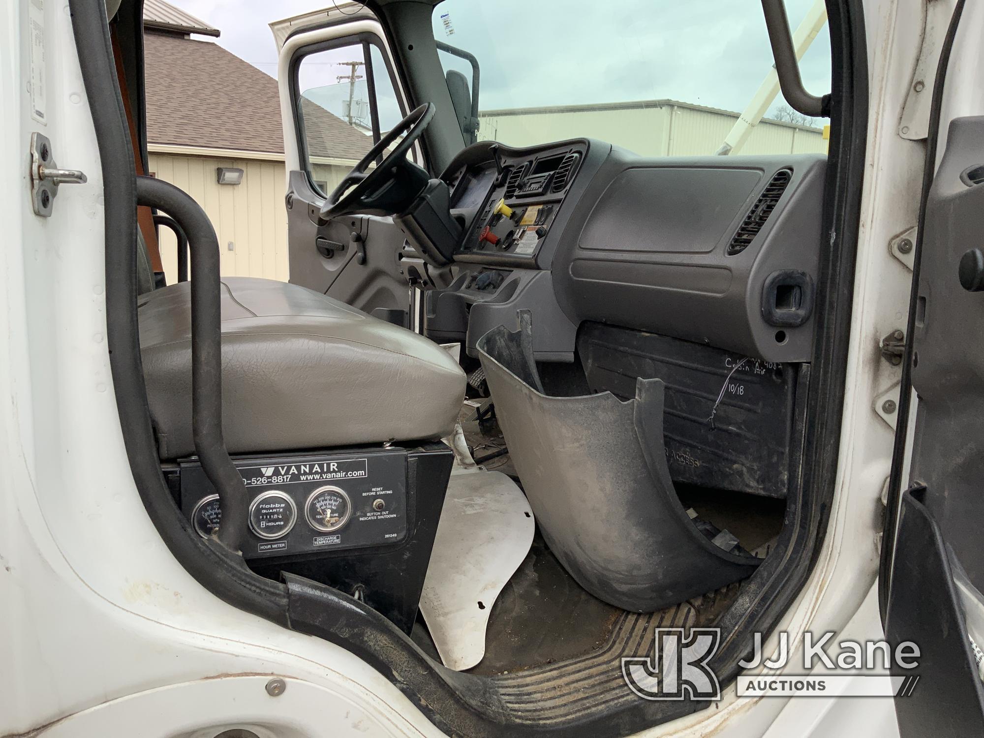 (Fort Wayne, IN) 2009 Freightliner M2 106 Enclosed Utility Truck Runs & Moves) (Back Door Will Not O