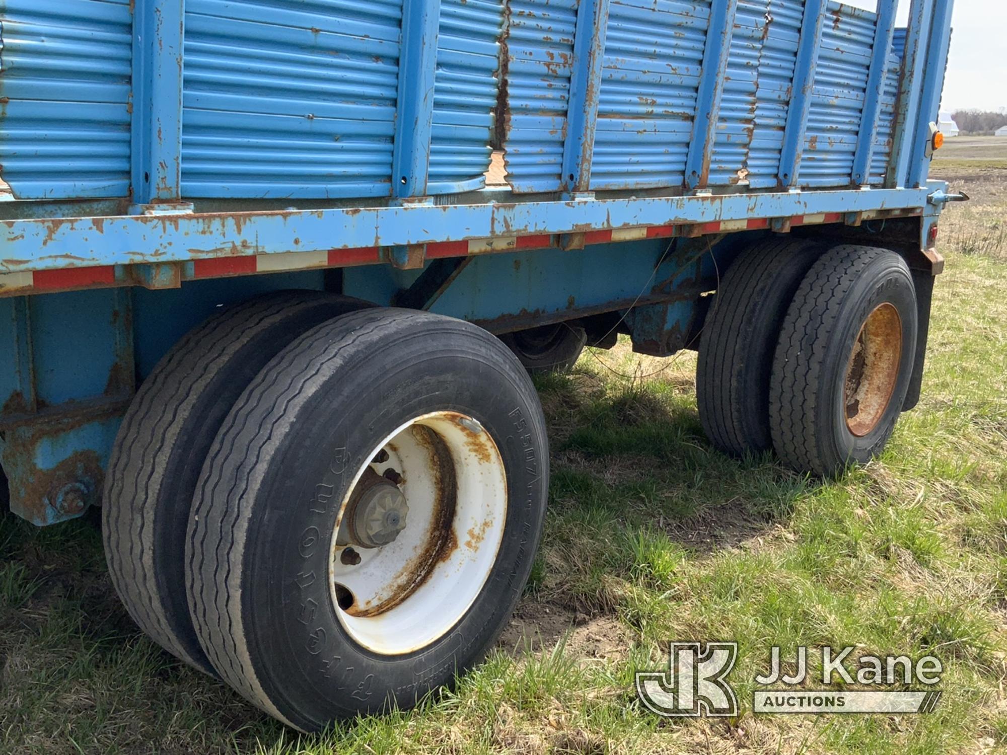 (Charlotte, MI) 2000 Titan Trailers Inc High Flatbed Trailer