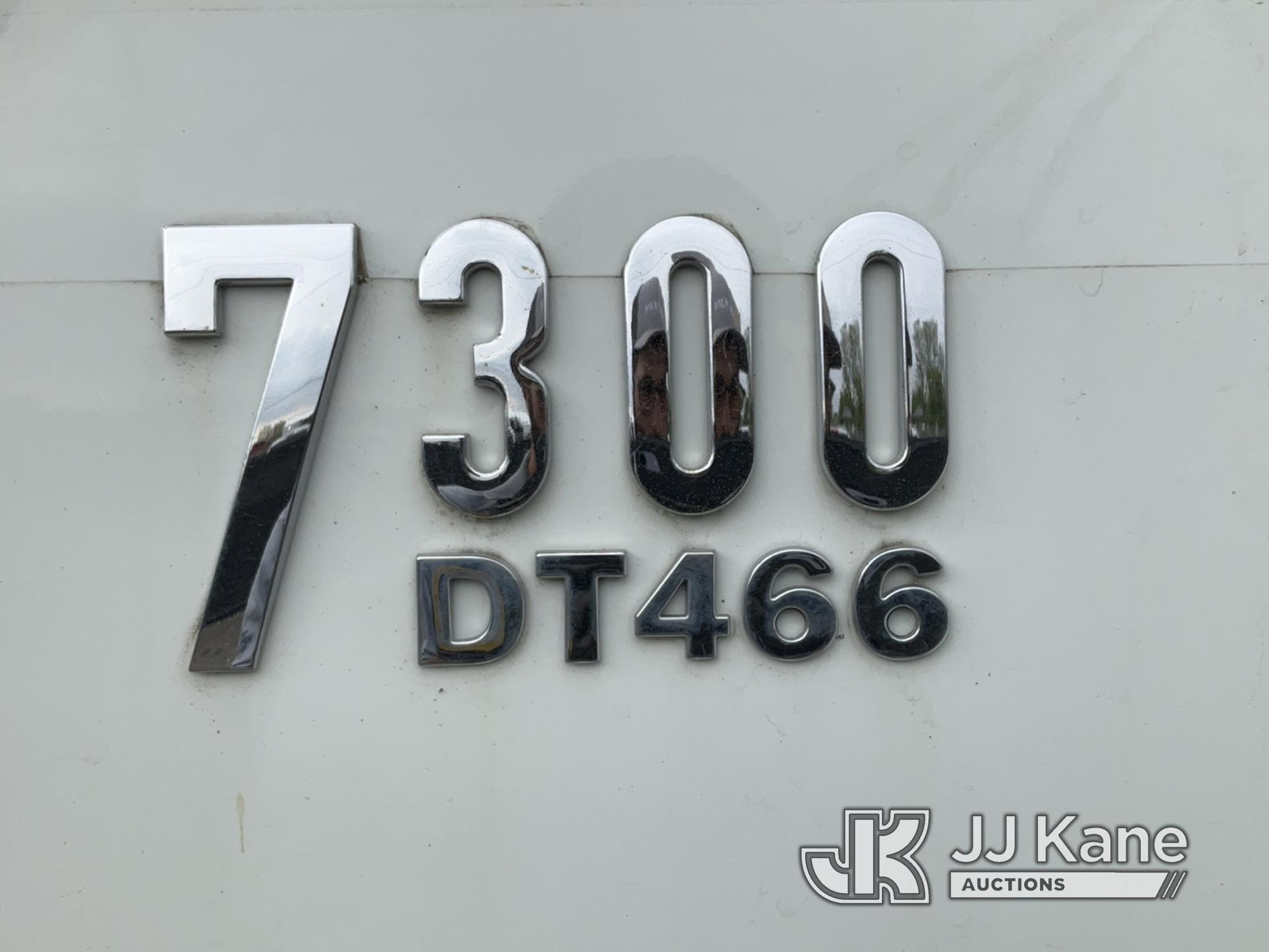 (Charlotte, MI) Altec D842-ATR, Digger Derrick center mounted on 2003 International 7300 4x4 Utility
