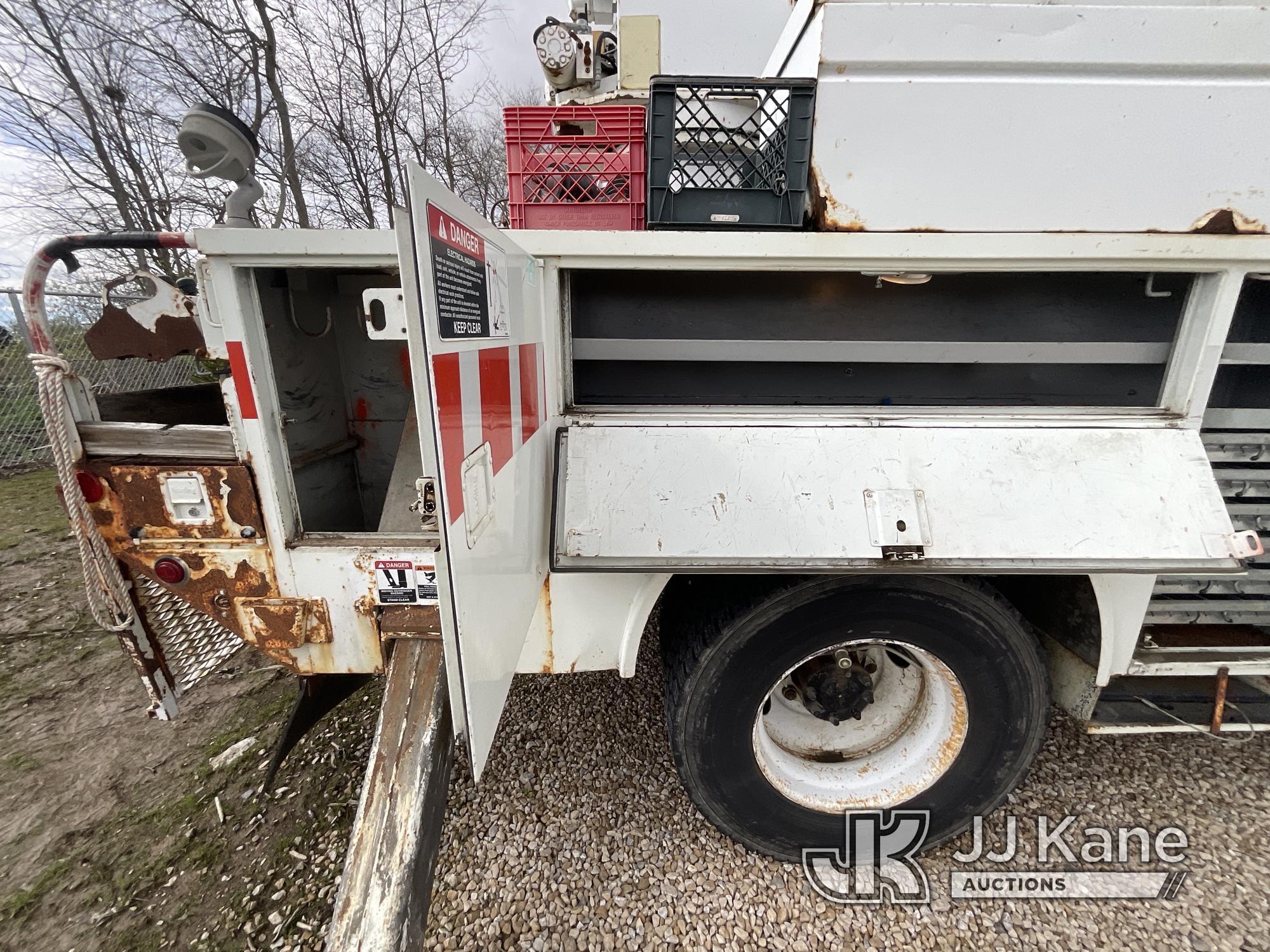 (London, OH) Altec DM45T, Digger Derrick rear mounted on 2004 International 4400 Utility Truck, Inve